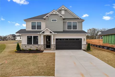 302 Red Oak Ct, Anderson, SC 29621