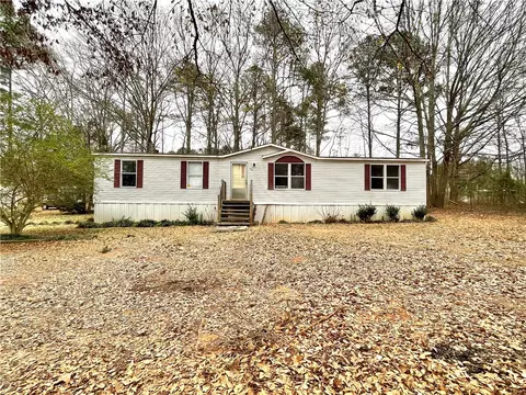 103 Wade Rd, Williamston, SC 29697 photo 2