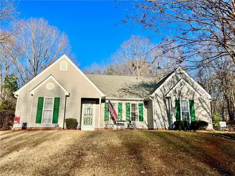104 Dana Lynn Ln, Pendleton, SC 29670