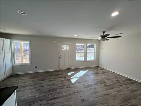 1075 Pickett Post Rd, Walhalla, SC 29691 photo 6