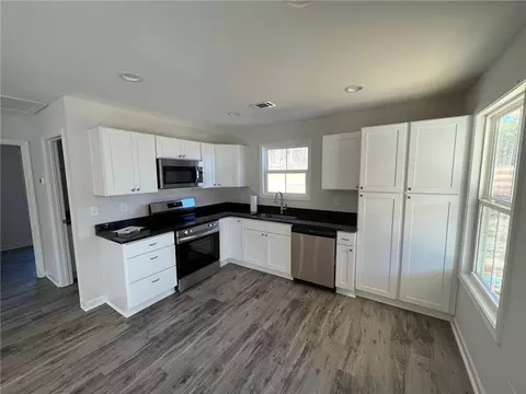 1075 Pickett Post Rd, Walhalla, SC 29691 photo 4