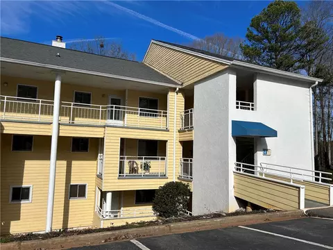 711 Northlake Dr, Anderson, SC 29625