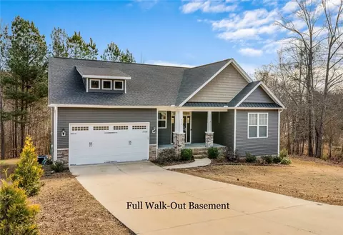 711 Barnes Rd, Seneca, SC 29672