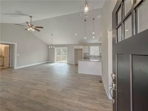209 Dalton Rd, Seneca, SC 29678 photo 4