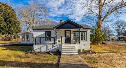 805 Betsy St, Iva, SC 29655