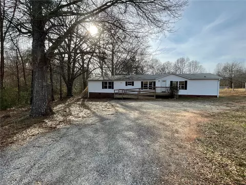 3884 Fairview Rd, Fountain Inn, SC 29644