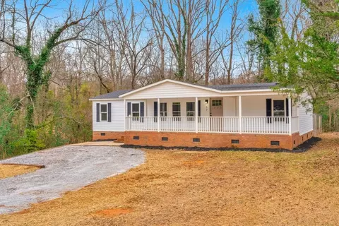 17 Spring St, Pelzer, SC 29669