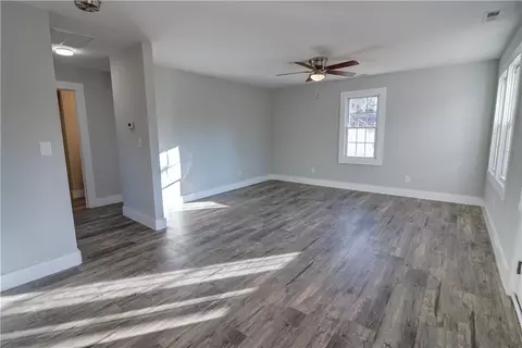 301 S Pine St, Walhalla, SC 29691 photo 8