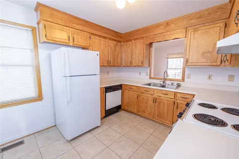 112 Kennemore St, Central, SC 29630 photo 7