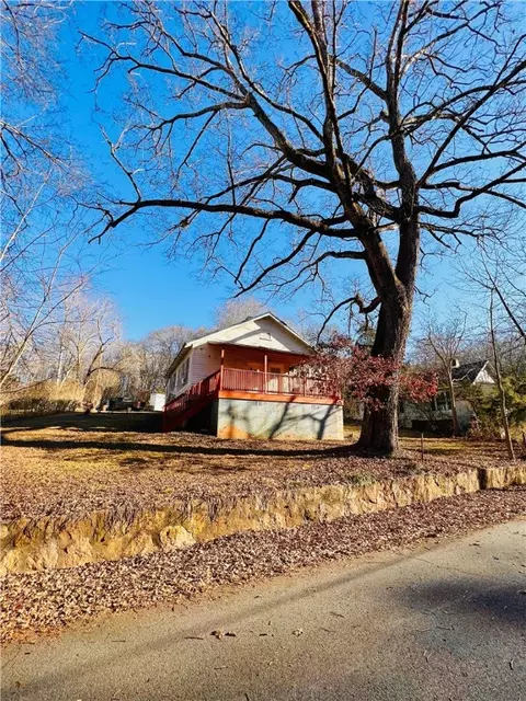 222 North St, Central, SC 29630