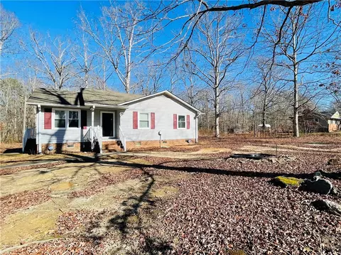 113 Linda Ln, Honea Path, SC 29654