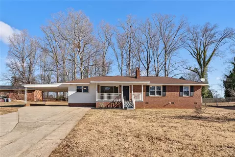 205 Woodbine Cir, Anderson, SC 29621
