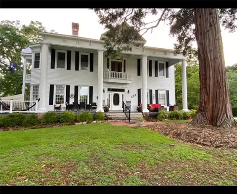 513 N Church St, Walhalla, SC 29691