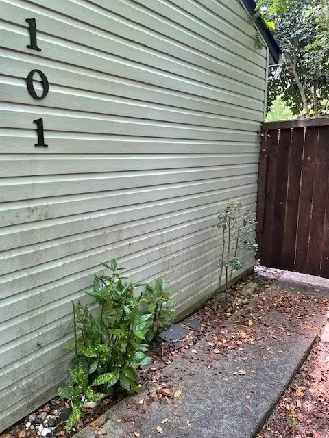 125 Maple St #101, Pendleton, SC 29670