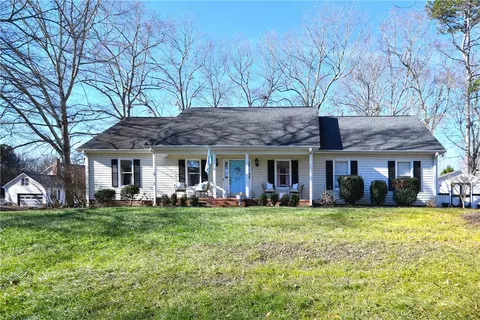 201 Wagoncreek Dr, Simpsonville, SC 29681