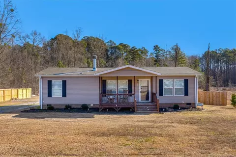 153 Lesley Rd, Pelzer, SC 29669
