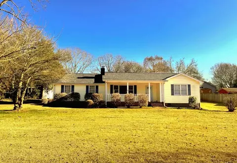 107 Clarendon Dr, Easley, SC 29642