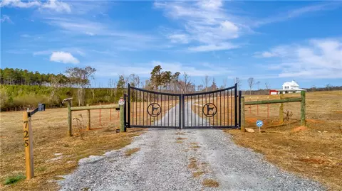 725 Wilton E Hall Rd, Starr, SC 29684 photo 4