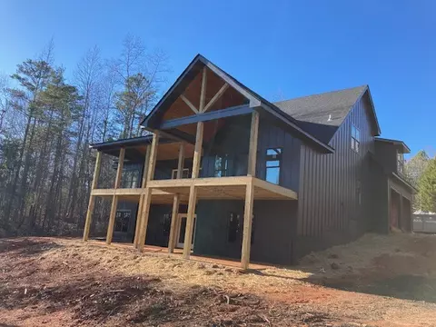 228 Lake Place Dr, Lavonia, GA 30553