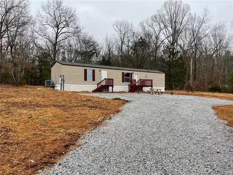 215 Kennemer Ln, Liberty, SC 29657