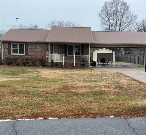 110 Pinson Dr, Honea Path, SC 29654