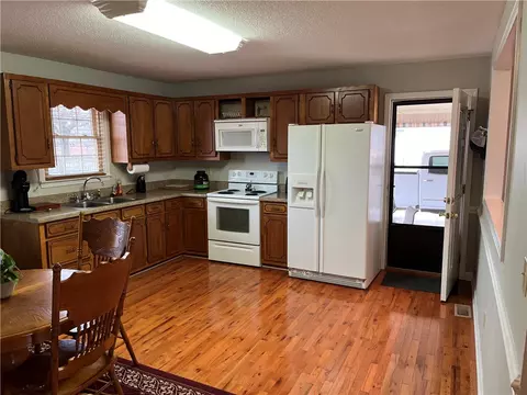 110 Pinson Dr, Honea Path, SC 29654 photo 6