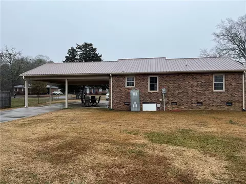 110 Pinson Dr, Honea Path, SC 29654 photo 2