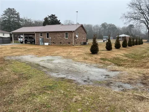 110 Pinson Dr, Honea Path, SC 29654 photo 3