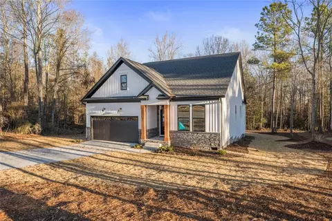 121 Carpenter Rd, Anderson, SC 29621