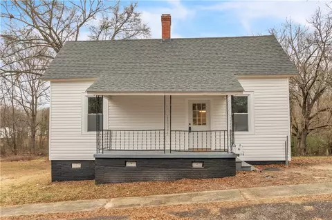 16 Cox St, Belton, SC 29627