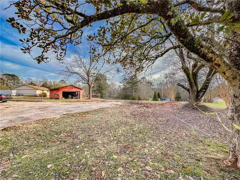 100 Woodland Way, West Union, SC 29696