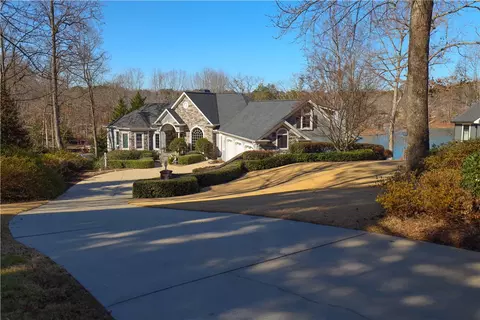 317 Lake Winds Ct, Seneca, SC 29672