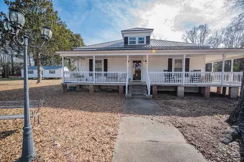 202 N Butler Ave, Calhoun Falls, SC 29628