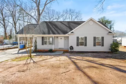 6 Tall Oaks Dr, Greenville, SC 29611