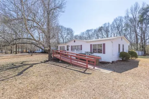 112 Woodlake Dr, Belton, SC 29627