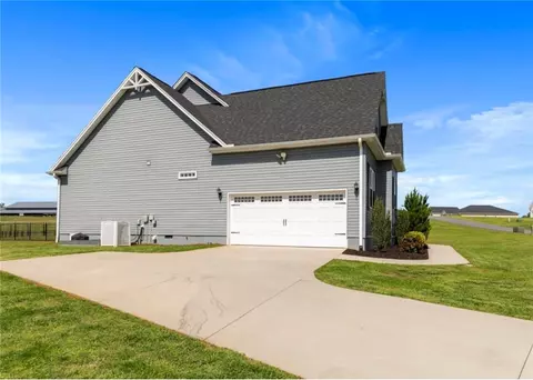 1312 Falcons Dr, Walhalla, SC 29691 photo 38