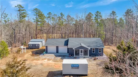 479 Stribling Shoals Rd, Walhalla, SC 29691