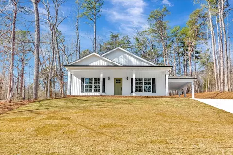 450 Lucky St, Westminster, SC 29693