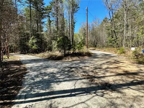 746 Chattooga Lake Rd, Mountain Rest, SC 29664