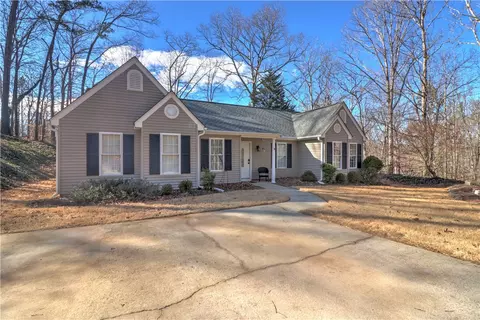 103 Cottonwood Dr, Seneca, SC 29678