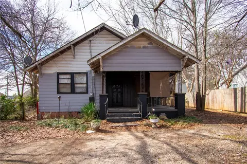 23 8th St, Greer, SC 29651
