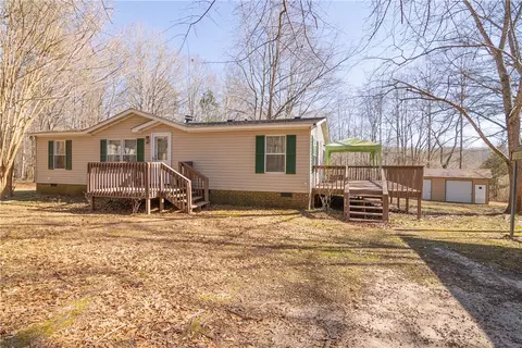 12 Bowhunter Ln, Pelzer, SC 29669