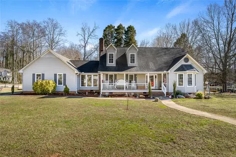 702 Huntington Rd, Easley, SC 29642
