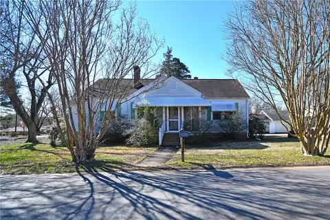 1 North St, Taylors, SC 29687