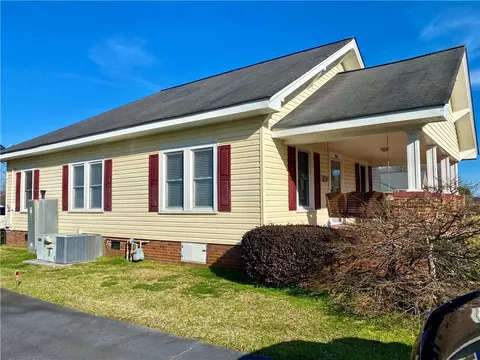 708 N Main St, Honea Path, SC 29654 photo 4