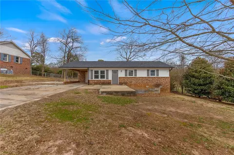 117 Rocking Chair Ln, Spartanburg, SC 29307