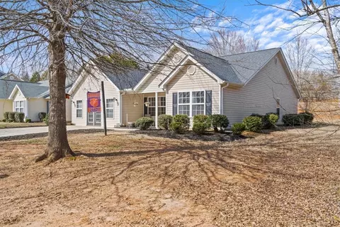 102 Shakleton Dr, Anderson, SC 29625