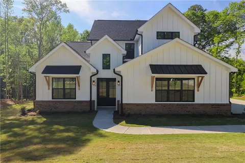 190 W Old Pendleton Rd, Central, SC 29630