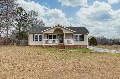 102 Oak Hill Rd, Belton, SC 29627