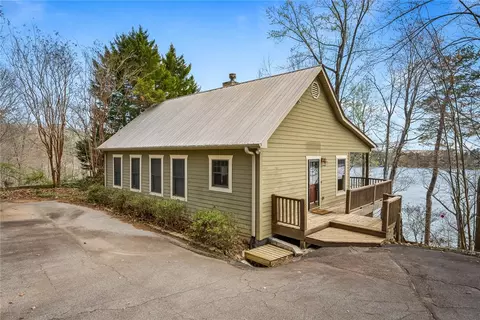 251 Horseshoe Bend Dr, Westminster, SC 29693